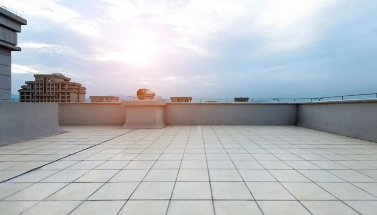 Come pulire le piastrelle del balcone: ecco il metodo innovativo